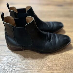 Men's Black Leather Chelsea Boots - Johnston & Murphy